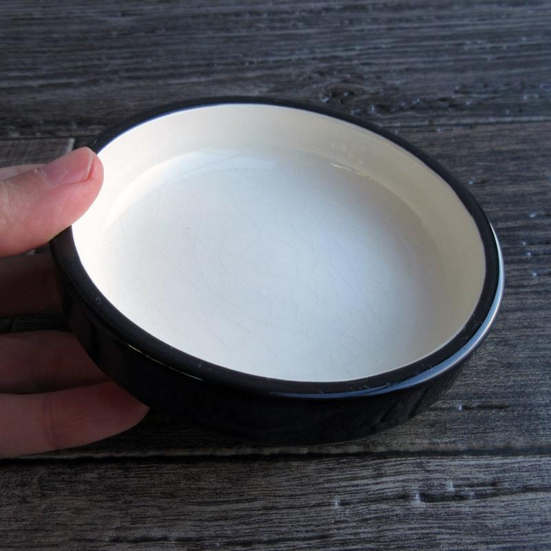 灰皿 10.8cm 喫煙具 陶器 シンプル コンパクト 黒色 クリーム色 丸い