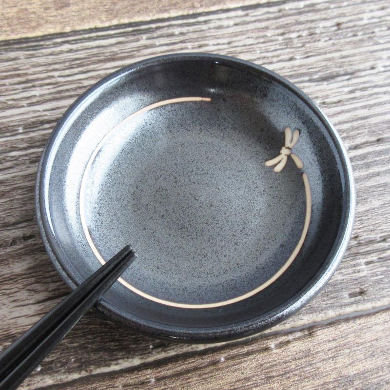 黒天目マット トンボ柄 小皿 9.5cm / 黒い食器 とんぼ 蜻蛉 和食器