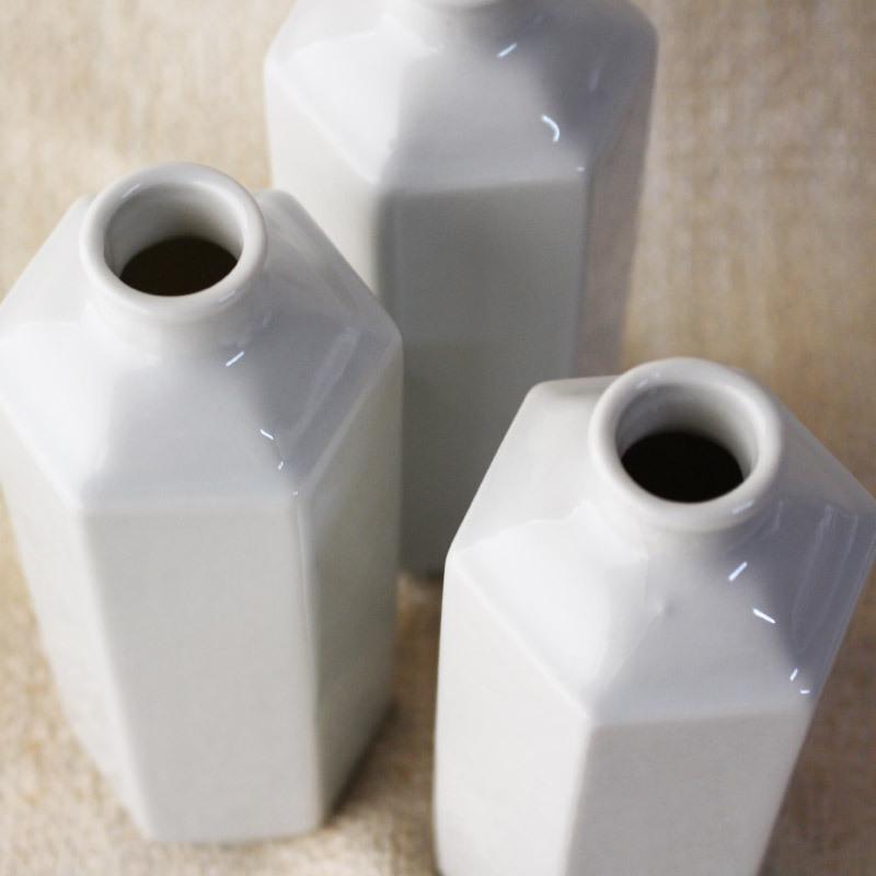 一輪挿し 花瓶 陶器 白 六角形 インテリア おしゃれ / 白い丸首 h15