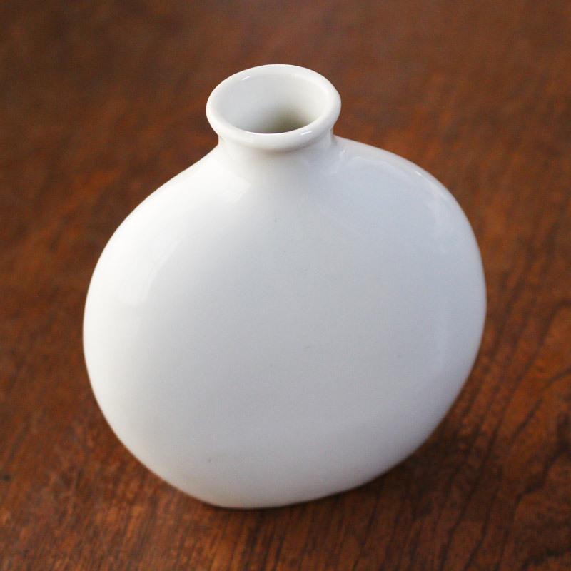一輪挿し 白い丸首 平形 ホワイト 白い花瓶 シンプル 高さ 11 3cm おしゃれ 花瓶 陶器 インテリア ミニサイズ U804 サラーミキ Yahoo 店 通販 Yahoo ショッピング