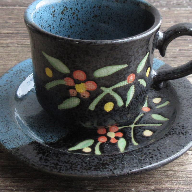 カップ&ソーサー 花柄 小ぶりサイズ 黒色 青色 コーヒーカップ