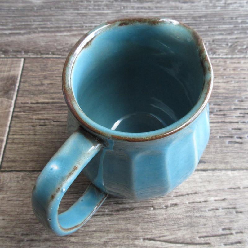 トルコブルー しのぎ ピッチャー / 650cc 水色 手作り風 陶器のコップ