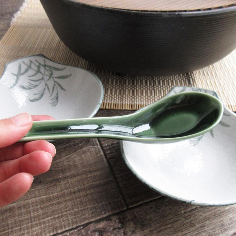 完売】カーキ 穴あき レンゲ 16.5cm / 100円 深緑 あると便利なサイズ