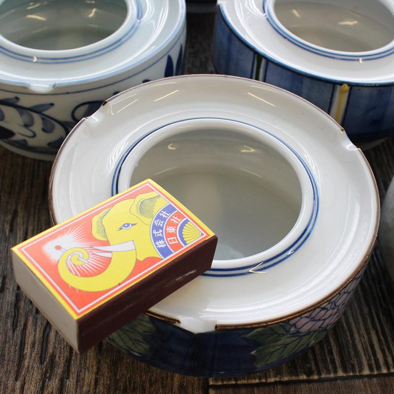 当店おまかせ 丸灰皿 13cm（色柄おまかせ）/ レトロな灰皿 陶器の灰皿