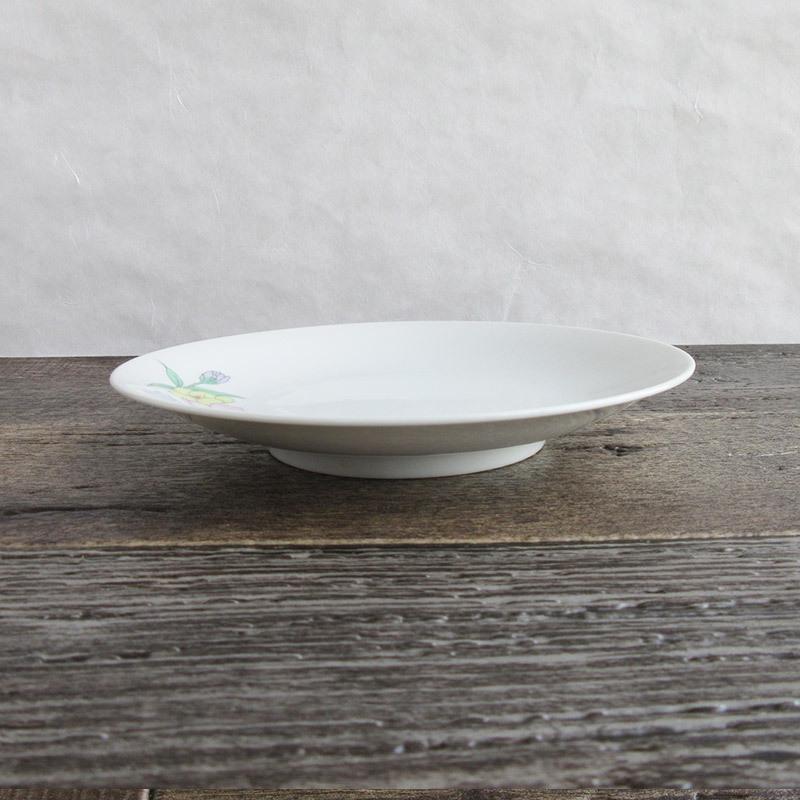 昭和レトロ 和風な花柄 丸皿 18.8cm / 和食器 取り皿 和菓子 お 昭和レトロ 和風な花柄 丸皿 18.8cm / 和食器 取り皿 和菓子 お