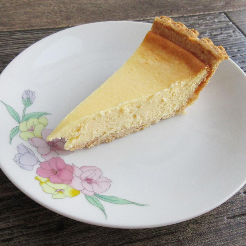 昭和レトロ 和風な花柄 丸皿 18.8cm / 和食器 取り皿 和菓子 お 昭和レトロ 和風な花柄 丸皿 18.8cm / 和食器 取り皿 和菓子 お