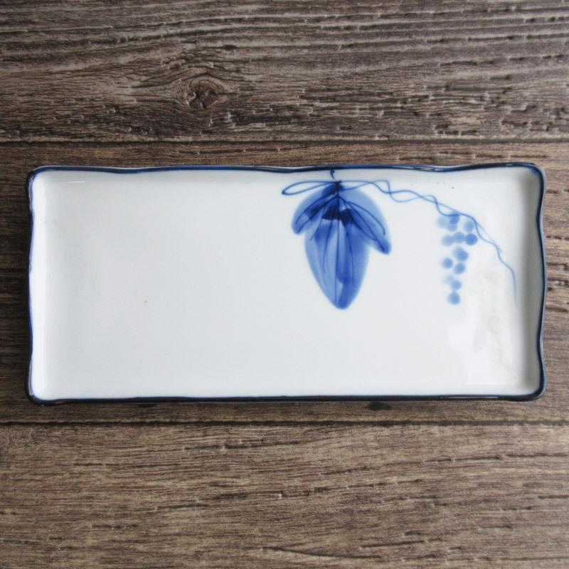 焼物皿 長角皿 和食器 刺身皿 葡萄 ブドウ 染付 手描き風 波渕