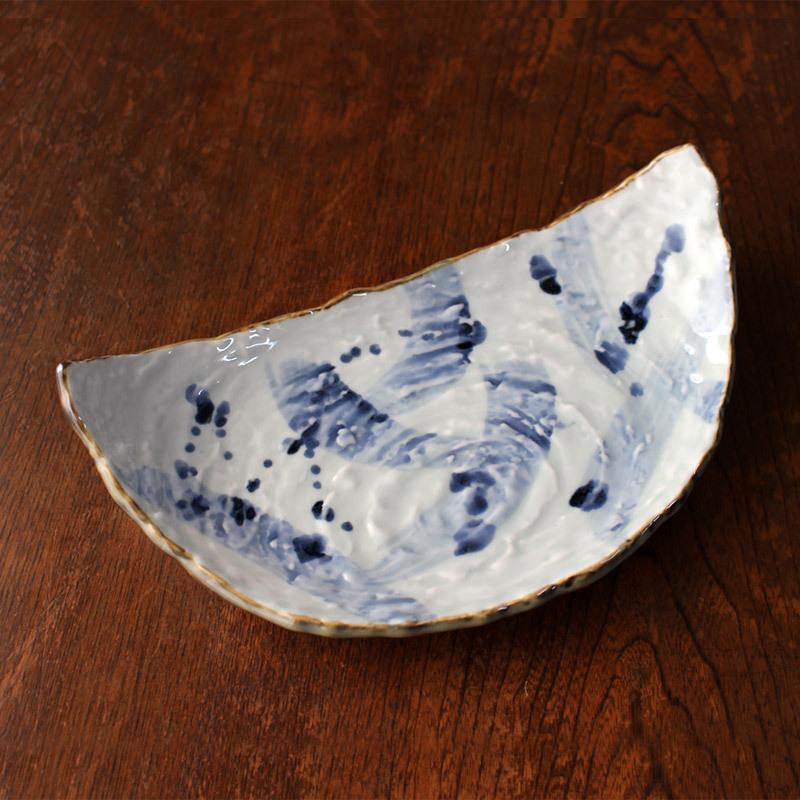 完売】青白半月皿 22.5cm / 中皿 刺身皿 半円型 刷毛目 月の形のお皿 