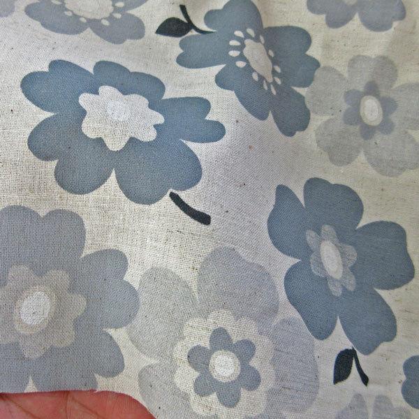 綿麻混シーチング生地（AP4560-2）フラワー柄プリント/生成　生地巾110cm   数量1（50cm）330円  国産 |  | 15