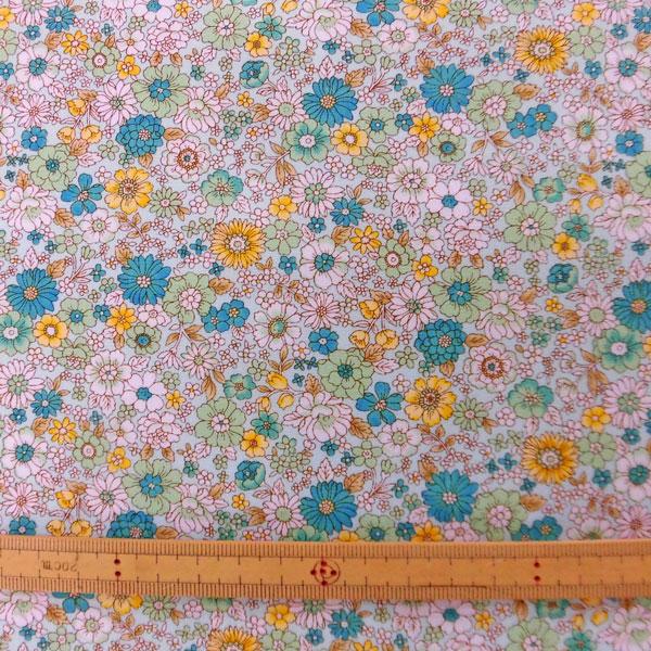 綿ブロードpt生地（AP4187-2）小花柄 生地巾110cm 数量1（50cm）300円