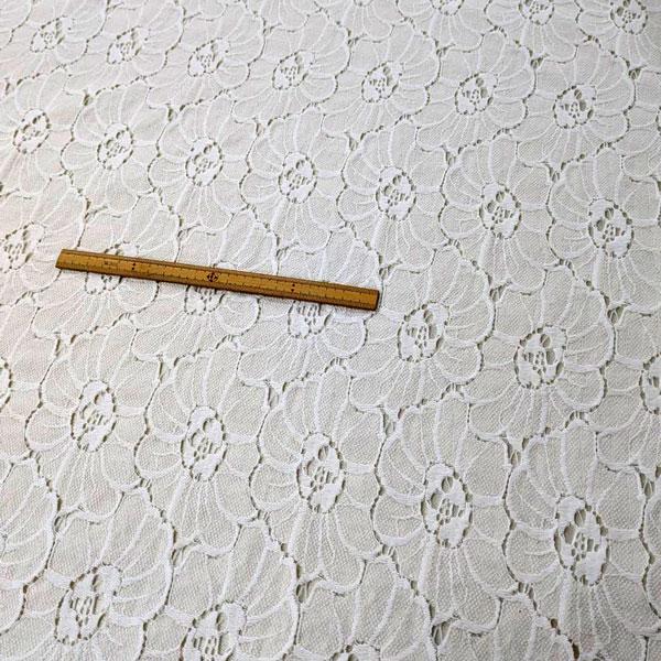 【高級レース・大特価品】綿ナイロン混レース生地（YK1082）花柄大　生地巾125cm  数量1(50cm）385円　MADE in JAPAN |  | 07