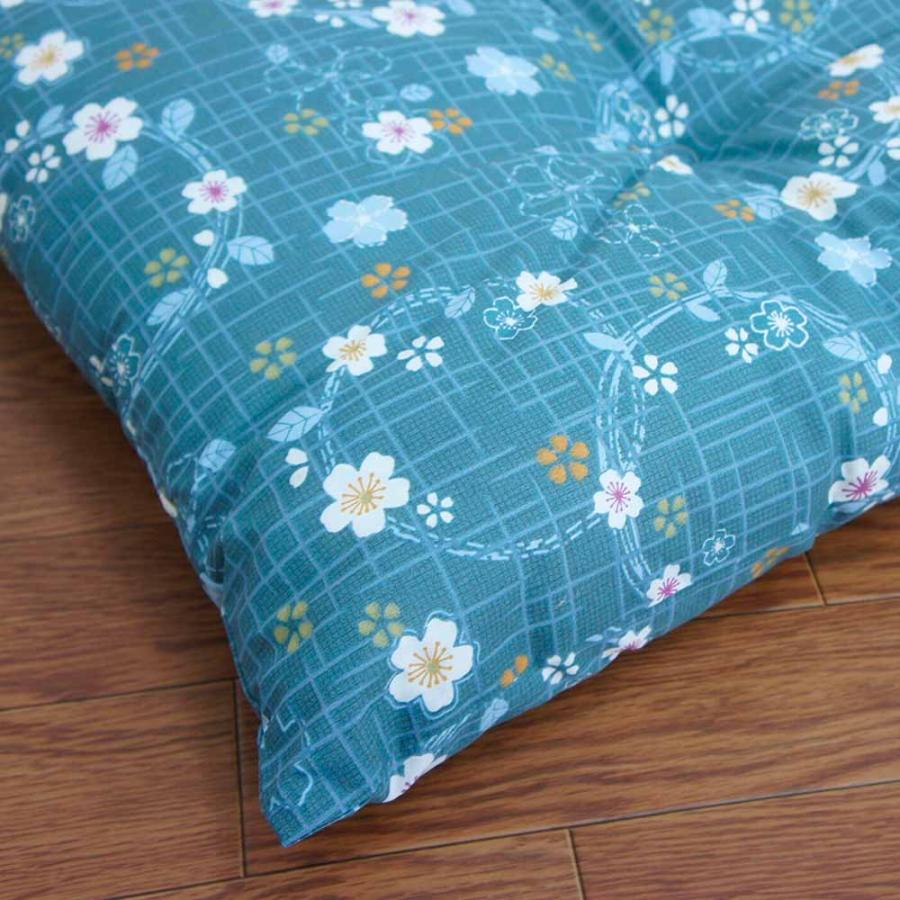青い花柄と茶色の座布団3枚セット 青い花柄と茶色の座布団3枚セット 青い花柄と茶色の座布団3枚セット 花