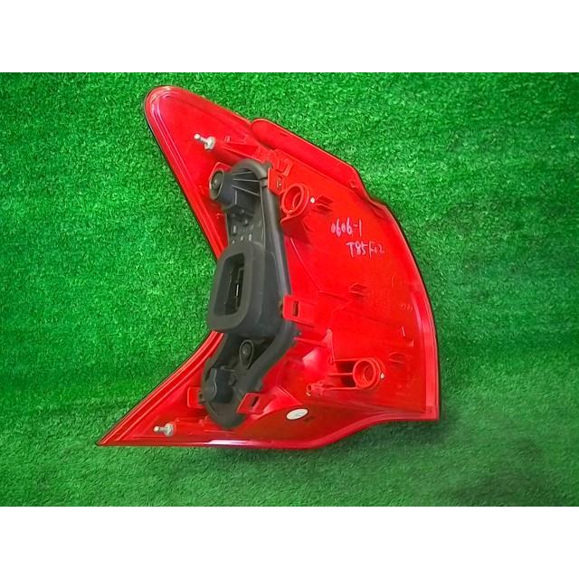 プジョー 3008 ABA-T85F02 右 テール ランプ プレミアム ※同梱不可