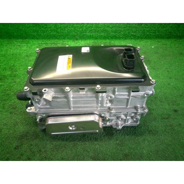 PHV・シャシーZVW52- トヨタ 純正 ハイブリッド用 インバーター 本体 PHV・シャシーZVW52- トヨタ 純正 ハイブリッド用 インバーター 本体