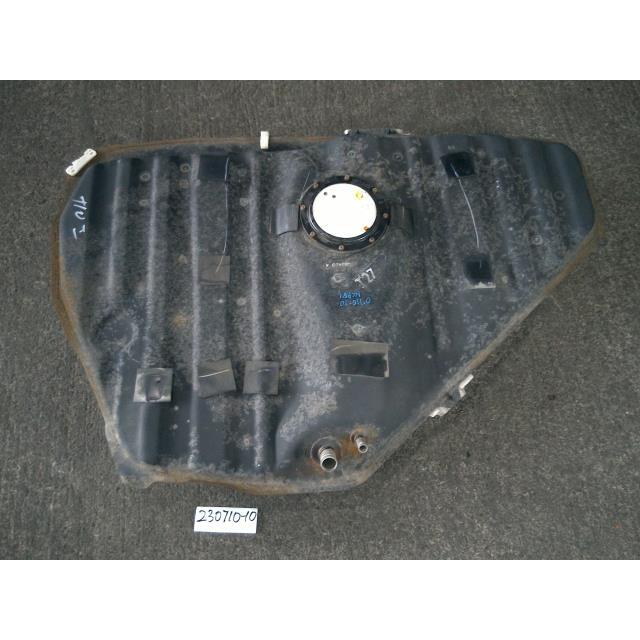シエンタ(車) シエンタ DBA-NCP81G フューエルタンク Xリミテッド