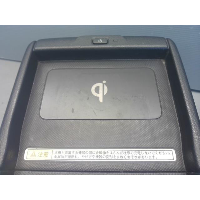NOAH ノア DAA-ZWR80G コンソールボックス ハイブリッドG 7人 ※同梱