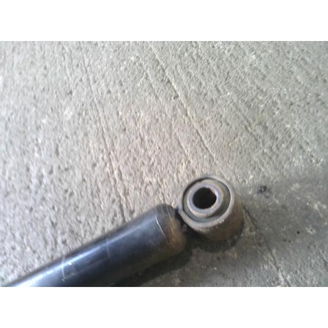 スイフト DBA-ZD72S 左リア ショックアブソーバー 同梱不可 即決品