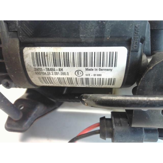 XJ ジャガー XJシリーズ GH-J72SA エアサスコンプレッサー 同梱不可