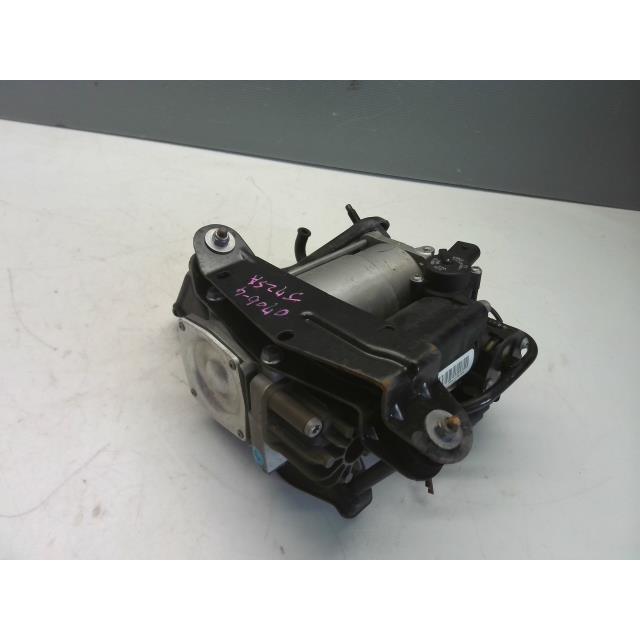 XJ ジャガー XJシリーズ GH-J72SA エアサスコンプレッサー 同梱不可