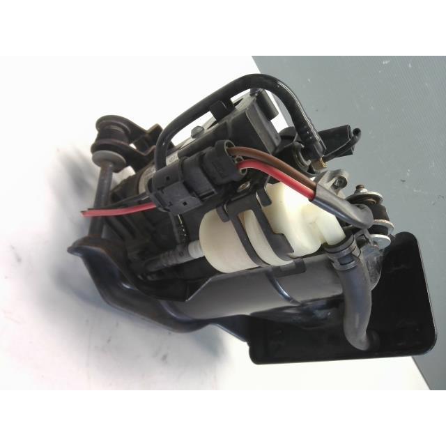 XJ ジャガー XJシリーズ GH-J72SA エアサスコンプレッサー 同梱不可