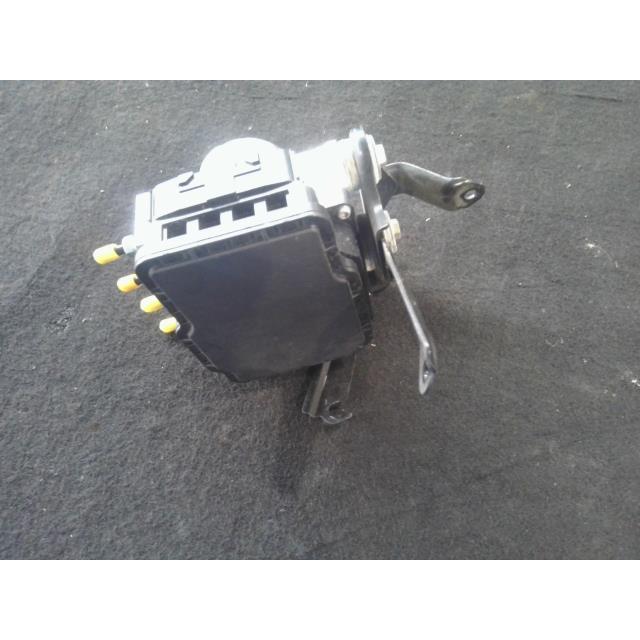 フィット DBA-GK3 ABSアクチュエーター 同梱不可 即決品