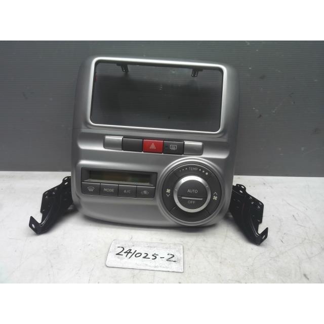 タント DBA-L375S 内装 パネル インパネ X07 yatsu