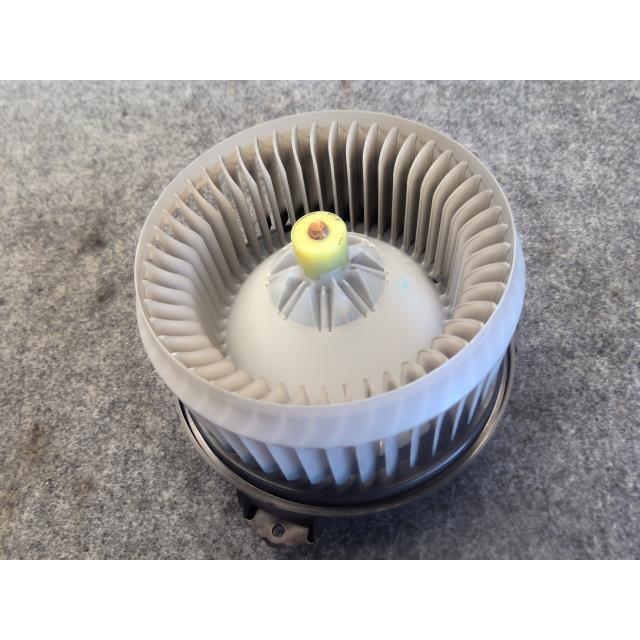 zvw30 プリウス　ブロアモーター プリウス DAA-ZVW30 ブロア ファン モーター 同梱不可 即決品 : サトウ