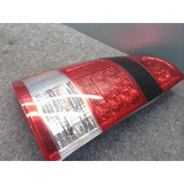 NOAH ノア DBA-AZR60G 左 テール ランプ 同梱不可 即決品 : サトウ
