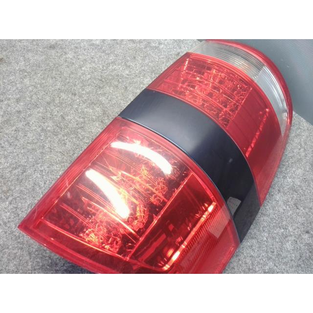NOAH ノア DBA-AZR60G 左 テール ランプ 同梱不可 即決品 : サトウ