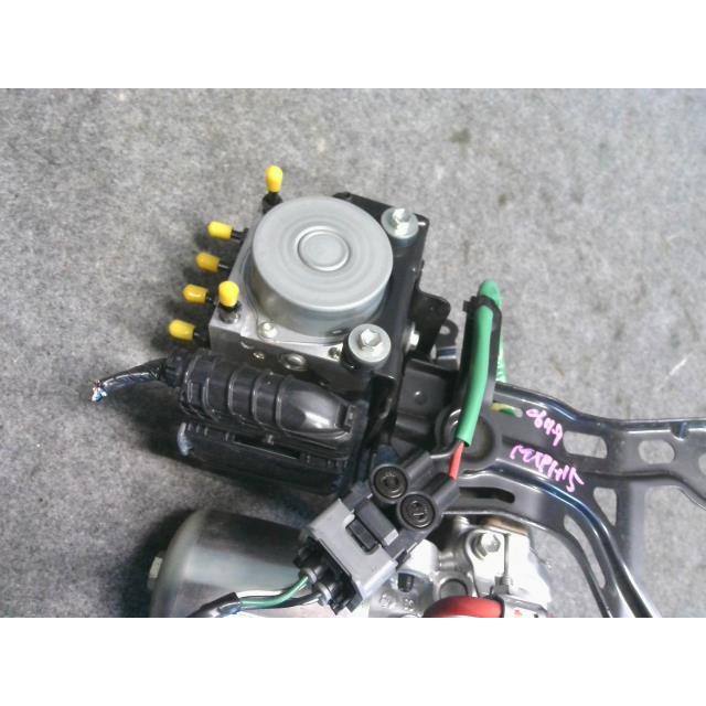 ヤリス 6AA-MXPH15 ABSアクチュエーター 同梱不可 即決品 : サトウ