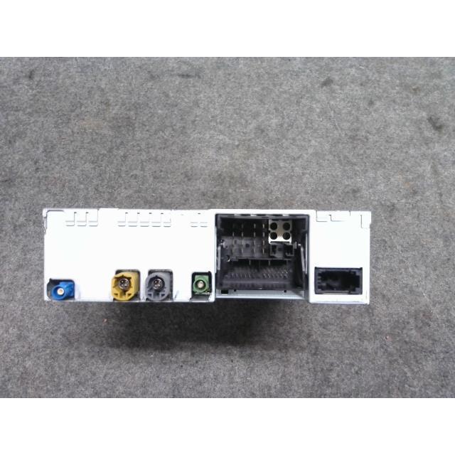 アウディ A4 DBA-8KCDN カーナビゲーション 8T2-035-678C同梱不可 即決