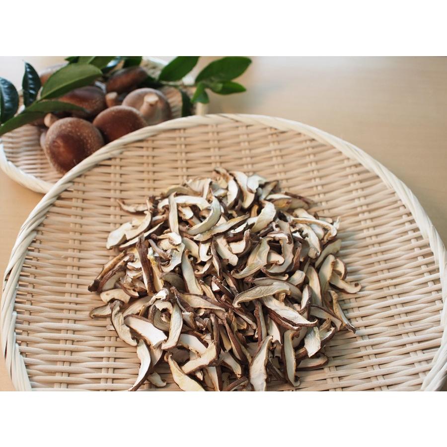 激安 国産 乾燥しいたけ スライス g 鹿児島県産 菌床栽培 干ししいたけ 美味しくて安心 スマートレターですぐ届きます Shiitake1 さつまきのこ園ショップ 通販 Yahoo ショッピング