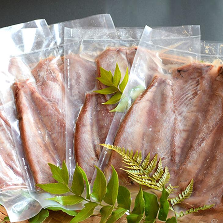 お取り寄せ ご当地 グルメ 訳あり 鰹のハラミ 腹皮 1kg 送料無料 アウトレット ギフト 贈り物 食べ物 プレゼント 九州 鹿児島 男性 女性 薩摩てんこ盛り市場 品多く