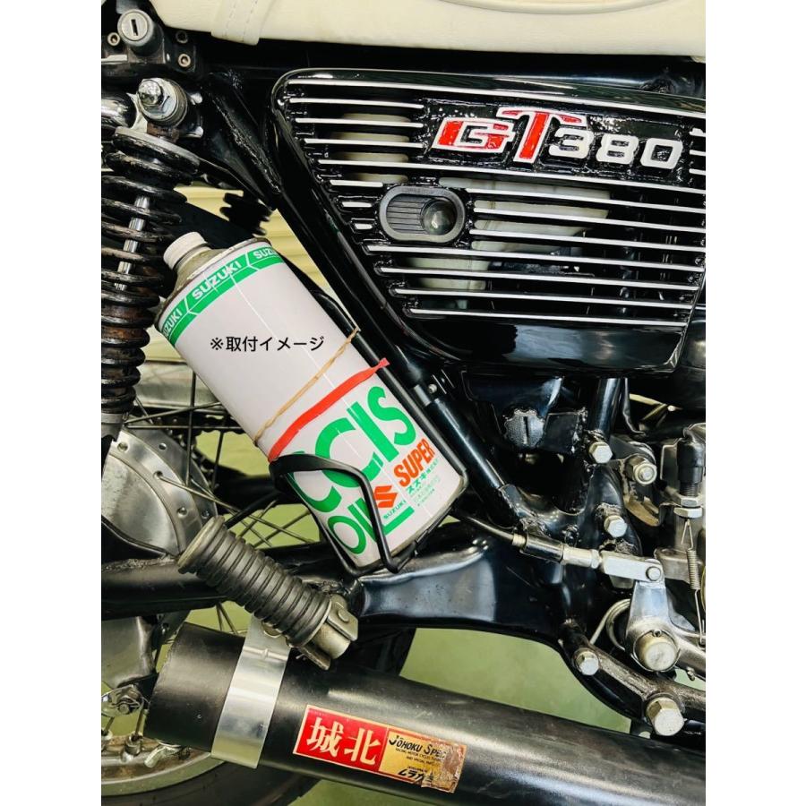 1L缶用オイル缶ホルダー ドリンクホルダー　２ｓｔ　２サイクルオイル　1リットル缶　旧車　GT380 GT750 KH250 KH400 250SS 350SS 500SS 750SS  RZ250 RZ350 |  | 01