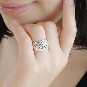 ダイヤモンドリング 指輪 リング ダイヤモンド プラチナ pt900 ダイヤ フラワー 花 ミル打ち アンティーク 0.37ct SAR0006の画像