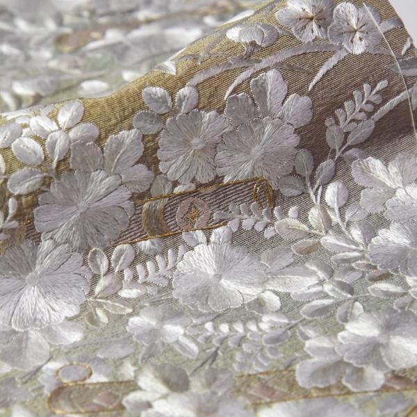 刺繍　訪問着　袷フルオーダー手縫いお仕立て付き　横笛に松葉、萩、菊、桜、楓、梅、桔梗の吹き寄せ文様　薄い緑色　身長１６８ｃｍまで、裄６９．５ｃｍまでの画像