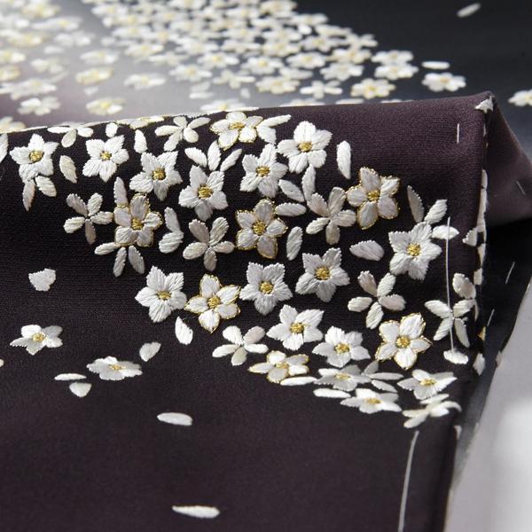 豪華手刺繍　訪問着　袷フルオーダー手縫いお仕立て付き　小花の吹き寄せ　黒色、紫紺色　身長１６８ｃｍまで、裄６９．５ｃｍまで　結婚式・披露宴・パーティの画像