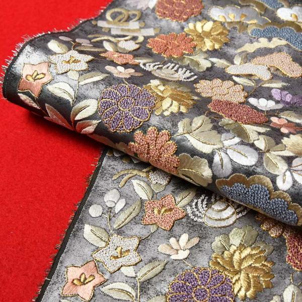 袋帯　綿芯お仕立て付き　中国三大刺繍　蘇州刺繍　相良刺繍　セミフォーマル用　六通柄　植物に宝　グレー色　丸巻き袋帯　レディース着物/和服/結婚式/入の画像