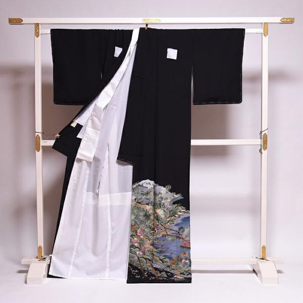 黒留袖　お仕立て上がり　新品未使用品　五つ紋入り（違い鷹の羽）蘇州刺繍　風景文様身丈１５９．５ｃｍ裄６３ｃｍ着物の画像