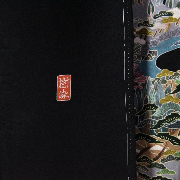 黒留袖　お仕立て上がり　新品未使用品　五つ紋入り（違い鷹の羽）蘇州刺繍　風景文様身丈１５９．５ｃｍ裄６３ｃｍ着物の画像