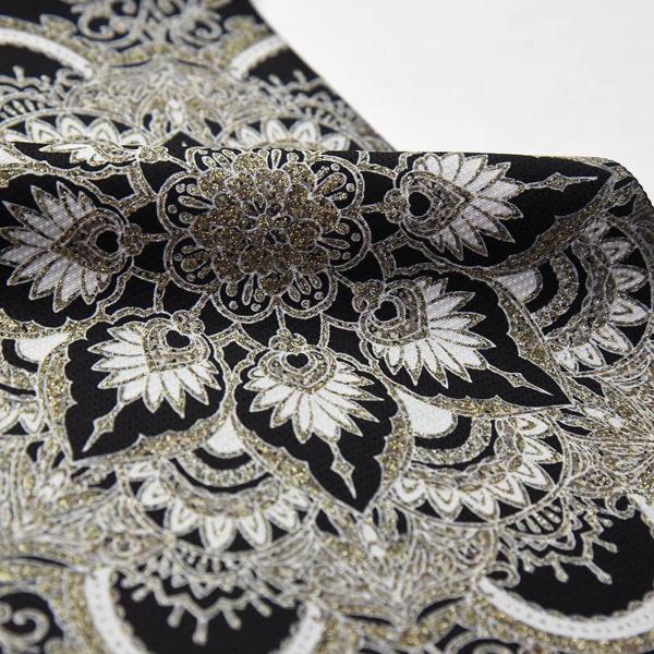 小紋　手縫い胴抜きお仕立て付き　華文　金色のラメ入り　黒色　着物/和服/和装/カジュアル着/街着/女性物裄７３ｃｍ位まで送料込みの画像
