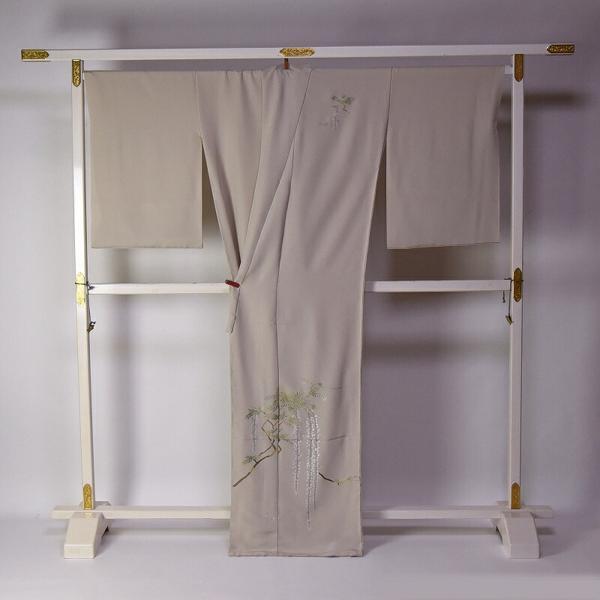 刺入り　訪問着　フルオーダー手縫いお仕立て付き　刺　藤の花　砂色がかった灰色　身丈１５１ｃｍ位まで、裄７０ｃｍまで　通年の着用可　着物　送料込みの画像