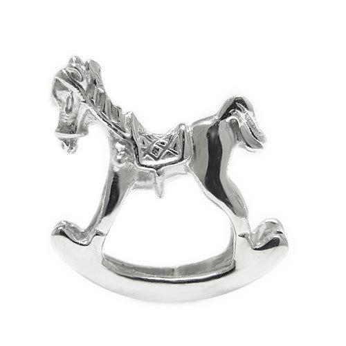 ラペルピン ブローチ PT900プラチナ 木馬 馬 ウマ ホース 玩具 地金 ピンバッジ ピンブローチ タックピン タイピン タイニーピン ネクタイピン モチーフ ギフト