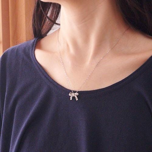 ペンダント プラチナ プラチナペンダント ネックレス リボン ダイヤペンダント ミル打ち パべ留め レディース PT900 誕生石 天然石 スライドチェーン プレゼントの画像