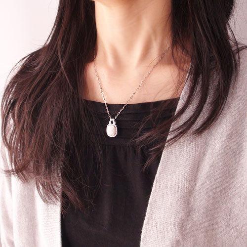 ペンダント PT900プラチナ プラチナペンダント ネックレス ホワイトオニキス 白瑪瑙 瑪瑙 ダイヤモンド 四角 スクエア 幅広 天然石 スライドチェーン プレゼントの画像