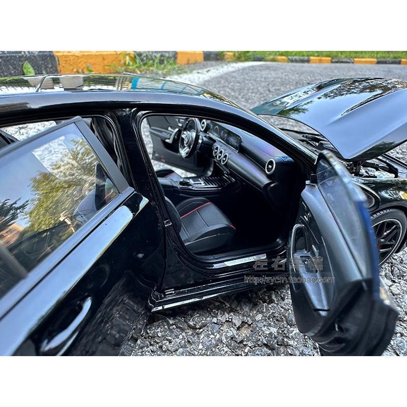 ミニカー 1/18 ベンツ A45 AMG 1/18 ミニカー ベンツ A45 AMG MI1098 傷