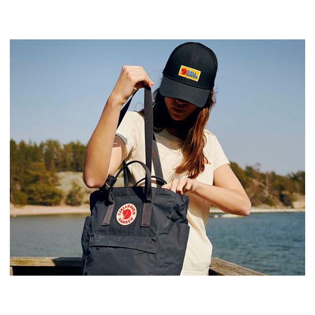 国内正規品 フェールラーベン FJALLRAVEN カンケン トートパック KANKEN TOTEPACK 14L FOG 021 フォグ グレー 灰色 肩掛け トートバッグ ショルダーバッグ 2WAY | Fjallraven Kanken | 04