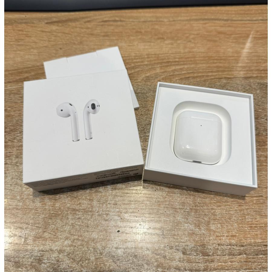 Apple AirPods 第2世代 本体 ホワイト 充電ケース正規品 アップル ワイヤレス充電ケース 【AirPods第1世代・第2世代対応