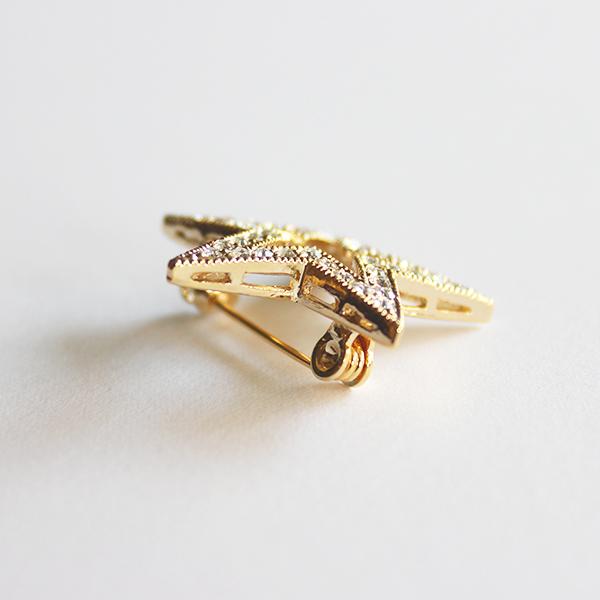 おしゃれ度UP アクセサリー ゴールド 幾何学ライン ブローチ 美品