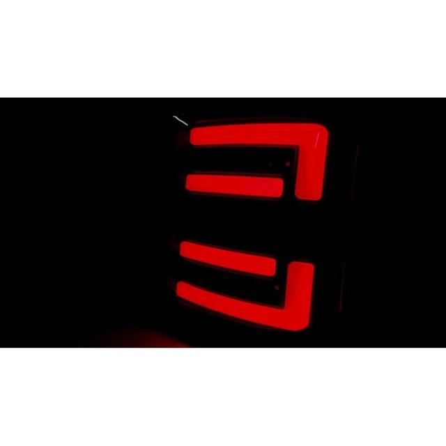 クリアワールド LED テールランプ レッドバー / スモークレンズ